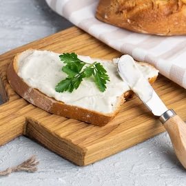 Spreadable cheeses