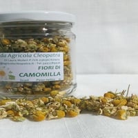 Dried chamomile in a 20g jar
