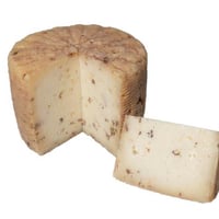 Pecorino Bagnolese suede with walnuts 300g