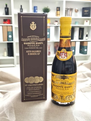 Balsamic Vinegar of Modena IGP “4 Gold Medals - Centenary” - Acetaia Giusti