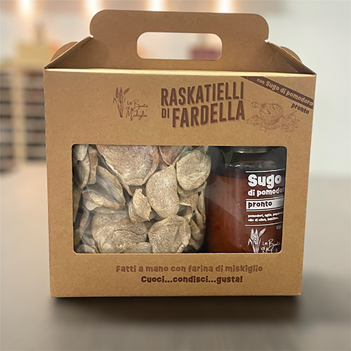 Fardellan risotto valmiin tomaattikastikkeen kanssa