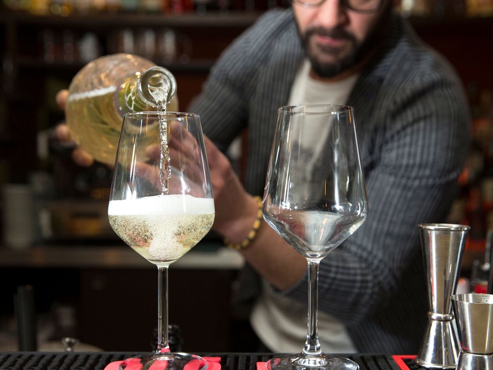 How to chill sparkling wine in less than 30 minutes
