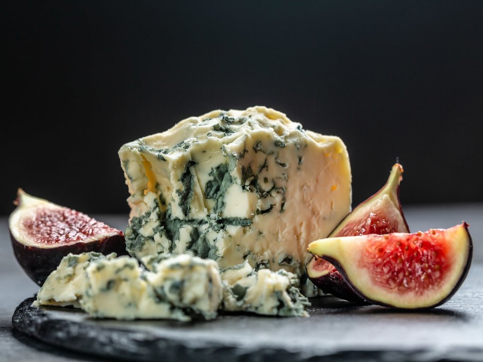 Gorgonzola, lactose, calories and cholesterol: what's real and what's not?