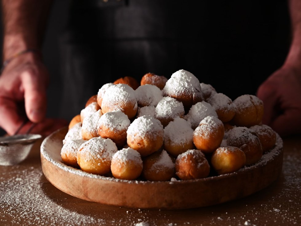 Venice's confectionery traditions: tiramisu and carnival fritters