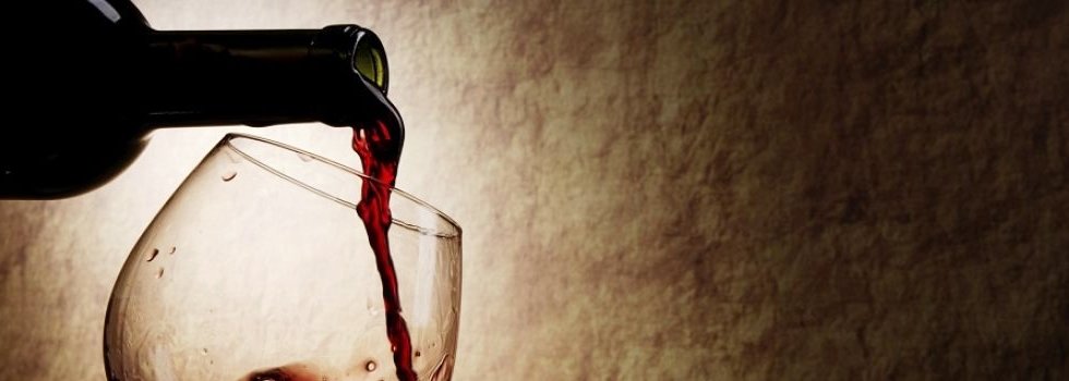 Vale davvero la pena di ruotare il vino in un bicchiere?