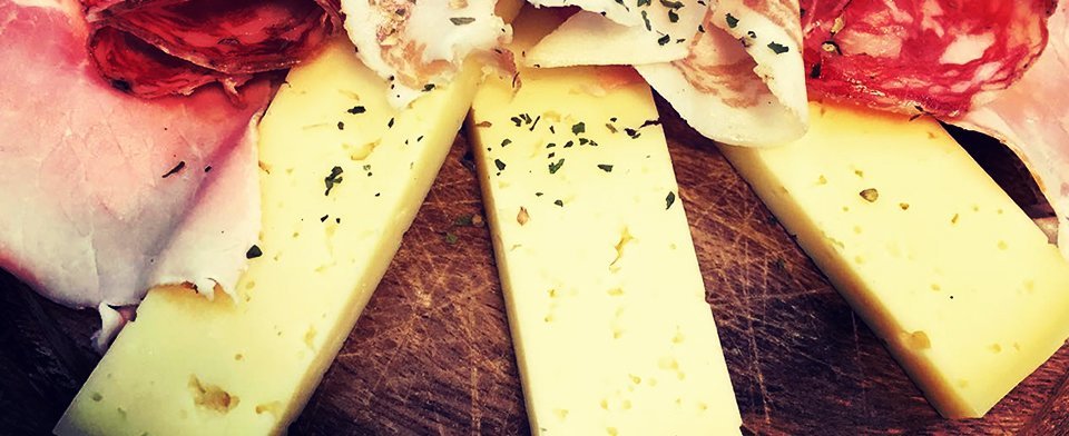 Monte Veronese: il formaggio DOP di tradizione casearia veneta 