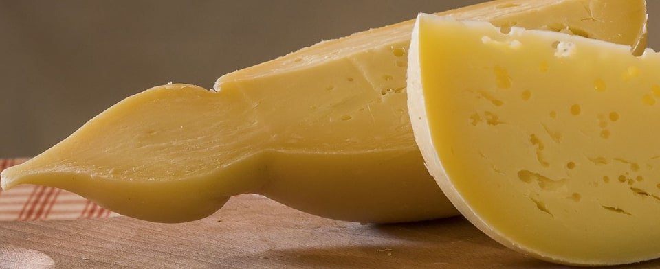 Caciocavallo, formaggio a pasta filata tipico del Sud Italia