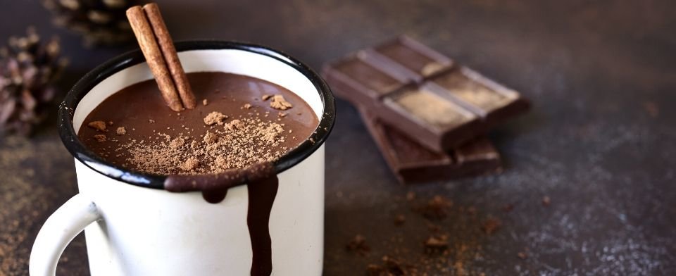 Cioccolata calda: tutta la magia dell'inverno in una tazza